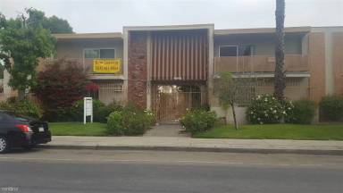 Main picture of 14015 Oxnard St