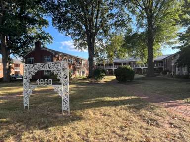 Main picture of 4050 Forest Hill Ave