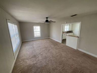Main picture of 933 Ballinger St
