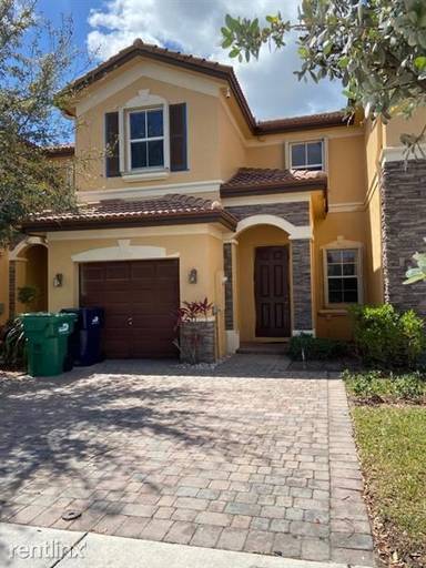 Main picture of 8728 NW 113th Ct