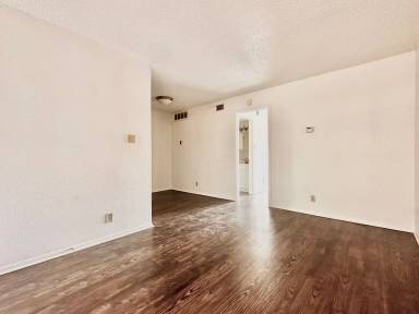 Main picture of 2803 Hemphill Park