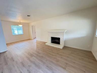 Main picture of 155 Clinton St