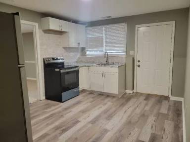 Main picture of 4217 N Mountain Rd NE