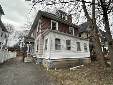 Main picture of 183 Wellington Ave