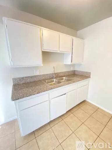 Main picture of 5800 Bromley Ave