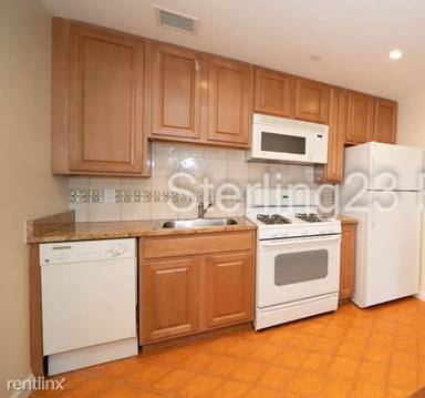Main picture of 2821 Astoria Blvd