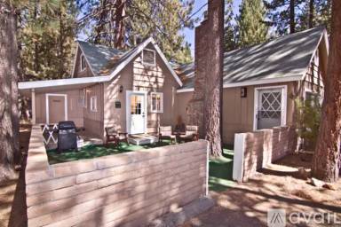 Main picture of 909 Merced Ave