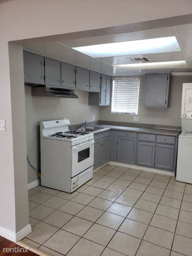 Main picture of 4715 W 172nd St