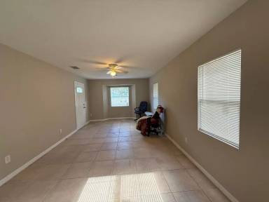 Main picture of 960 NE Key Dr