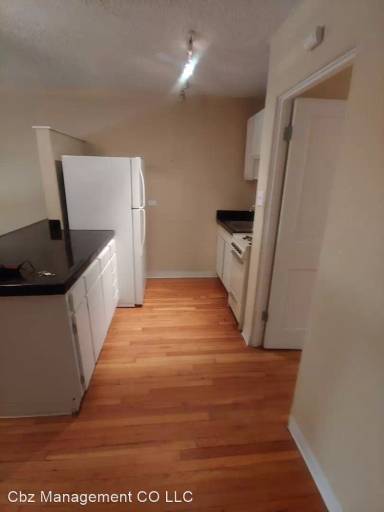 Main picture of 1399 Vine St