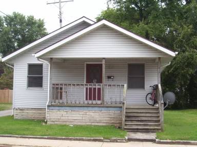 Main picture of 104 E Grimes Ln