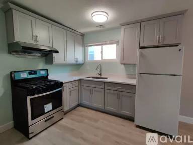 Main picture of 30 N 10th St