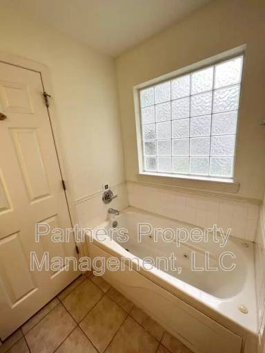 Main picture of 1257 Fox Run Ln
