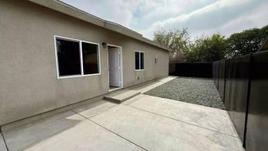 Main picture of 1475 N Sierra Way