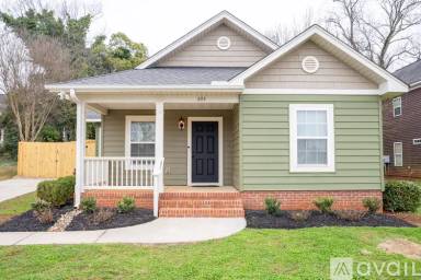 Main picture of 305 S Calhoun St