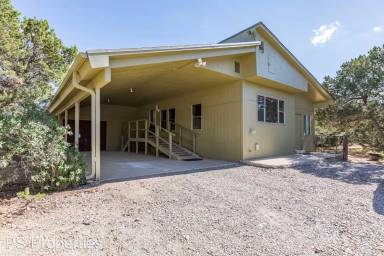 Main picture of 40 Bobcat Hill Rd