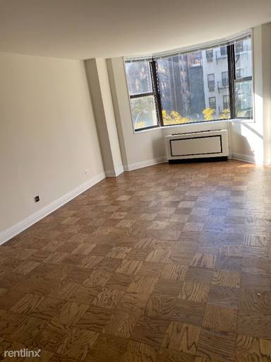 Main picture of 400 E 71st St Apartments