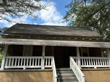 Main picture of 617 Moody St