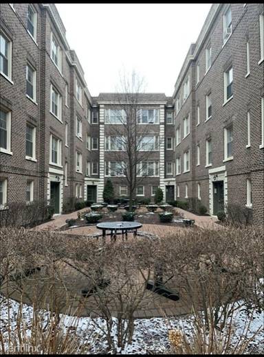 Main picture of 429 N Lombard Ave
