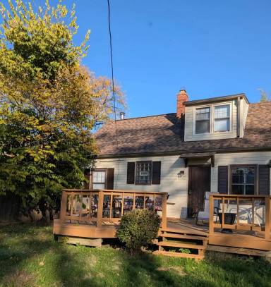 Main picture of 1771 Gerrard Ave