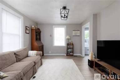 Main picture of 309 Academy St