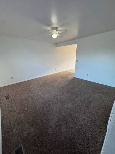 Main picture of 498 W Bellflower Dr