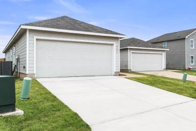 Main picture of 907 Stricker Path