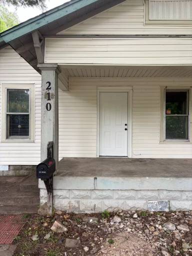 Main picture of 210 N 19th St