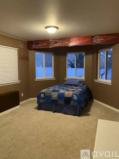 Main picture of 2115 N Wenatchee Ave