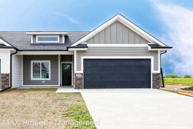 Main picture of 2504 NE 6th St