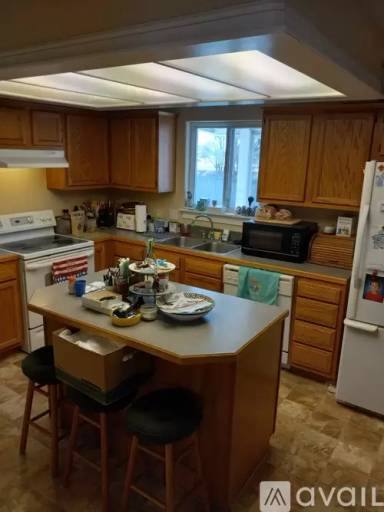 Main picture of 491 Huckleberry St