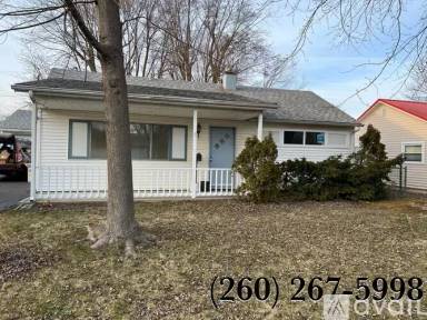 Main picture of 916 W Circle Dr