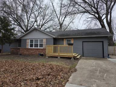 Main picture of 1311 W 19th Ter