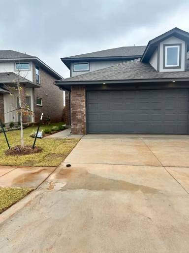Main picture of 230 SW 34th St