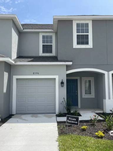 Main picture of 8596 Lunar Skye St
