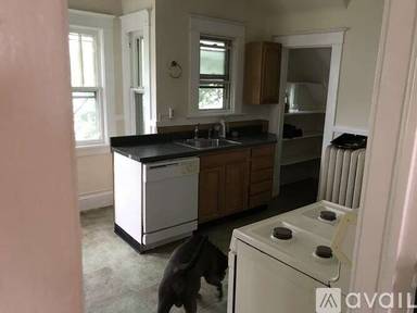 Main picture of 38 S Lake Ave