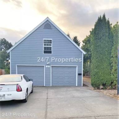 Main picture of 155 Walnut Dr S