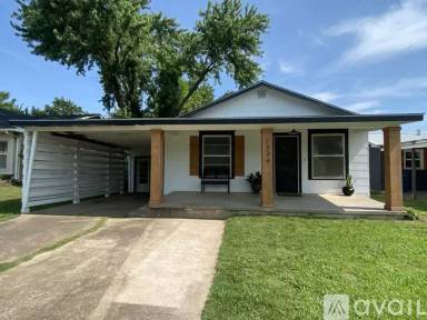 Main picture of 1334 E Broadway St