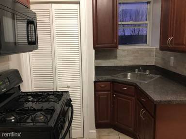 Main picture of 18 Wright Ave