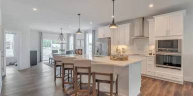 Main picture of 713 McCormick Farm Dr