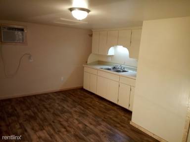 Main picture of 112 E Nelson St