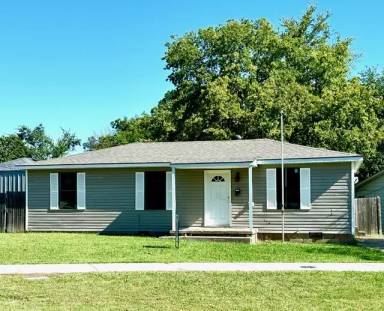 Main picture of 521 W Locust St