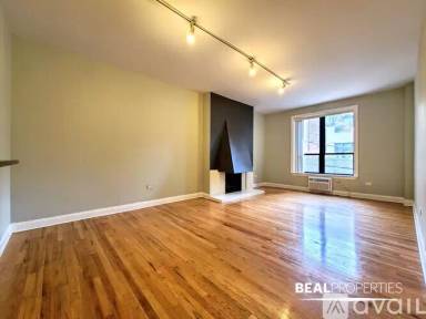 Main picture of 1425 N Dearborn St