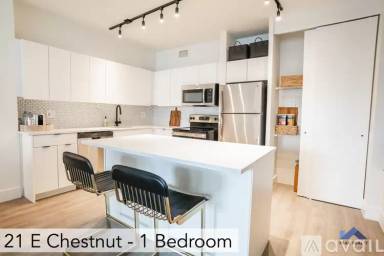 Main picture of 111 E Chestnut Condominium