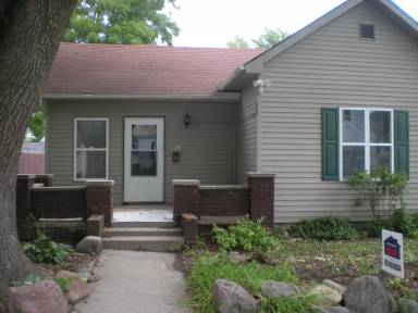 Main picture of 904 N Indiana Ave