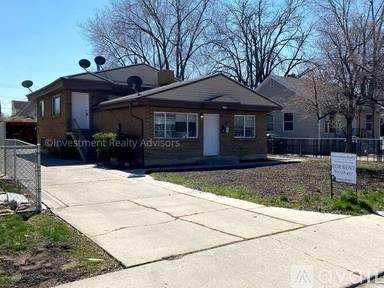 Main picture of 1131 W Arapahoe Ave