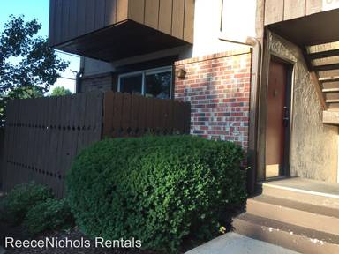 Main picture of 6220 Robinson St