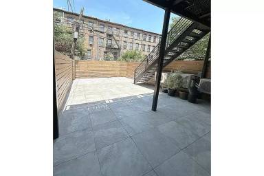 Main picture of 217 Lexington Ave