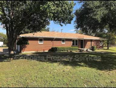 Main picture of 311 Santa Fe Dr