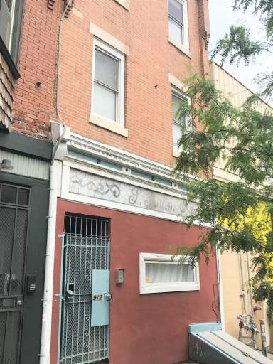 Main picture of 912 N 2nd St